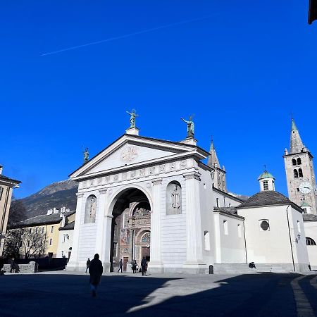 Le Porte Luxury Apartment Aosta Buitenkant foto