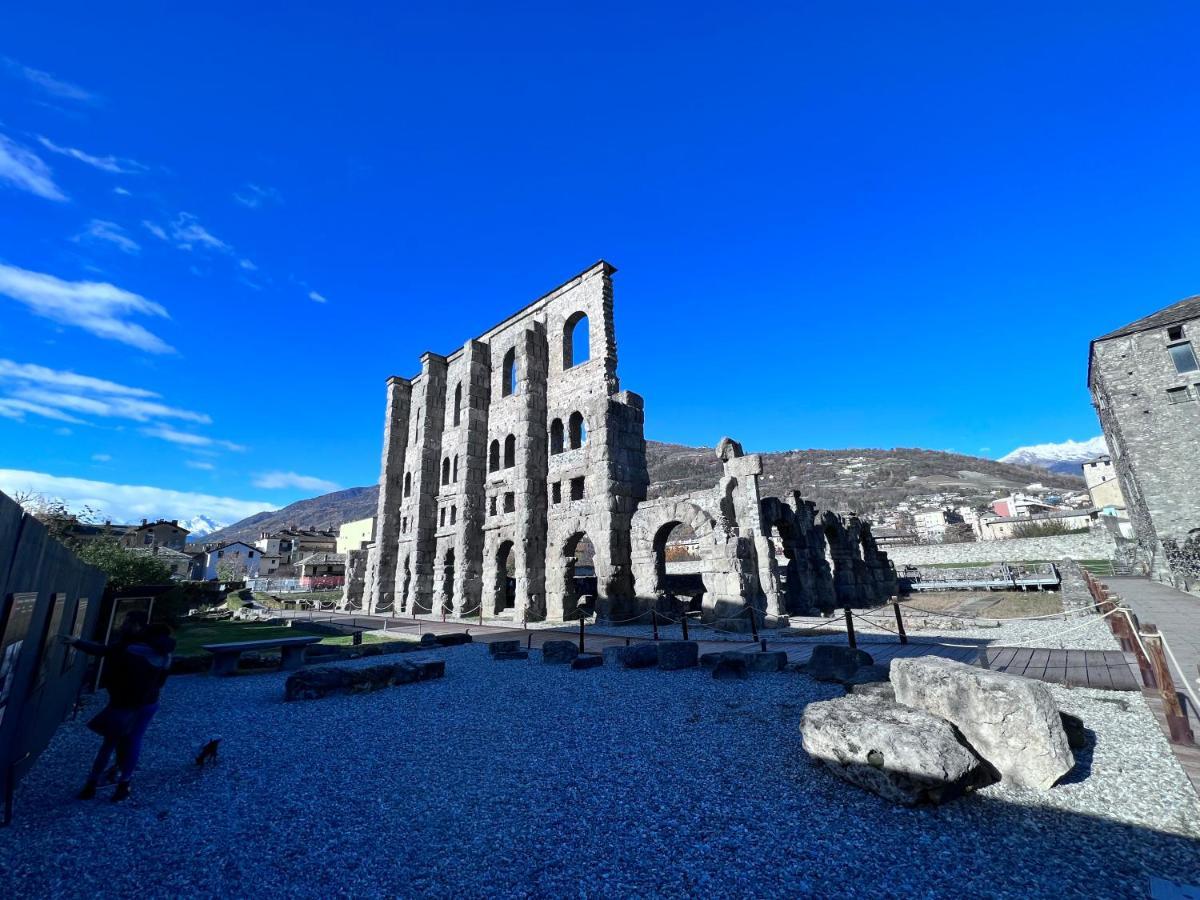 Le Porte Luxury Apartment Aosta Buitenkant foto